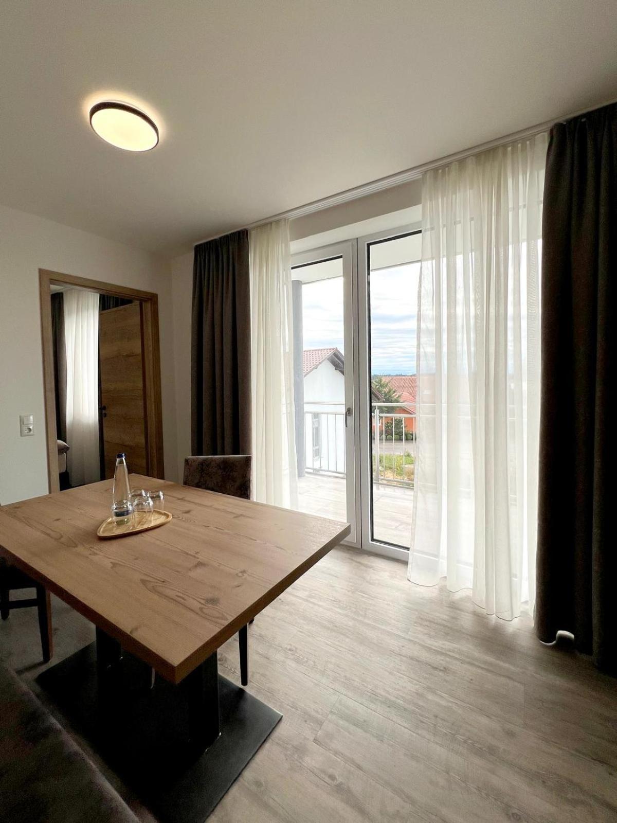 Landgasthaus Zur Linde Pleiskirchen Εξωτερικό φωτογραφία